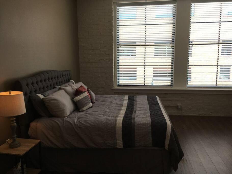 2br 2ba Loft Downtown Kc In Historic Building-201 * Kansas City